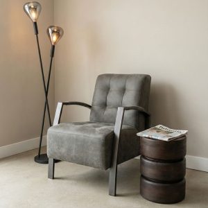 Fauteuil Thirty in antraciet Missouri stof met zwart metalen frame in een modern interieur