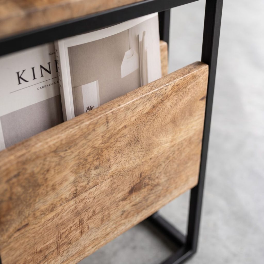 Detail foto van het praktische opbergvak van bijzettafel Lisse van HUUS