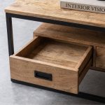 Detailfoto van Salontafel Sem van HUUS gemaakt van onbewerkt massief mangohout.