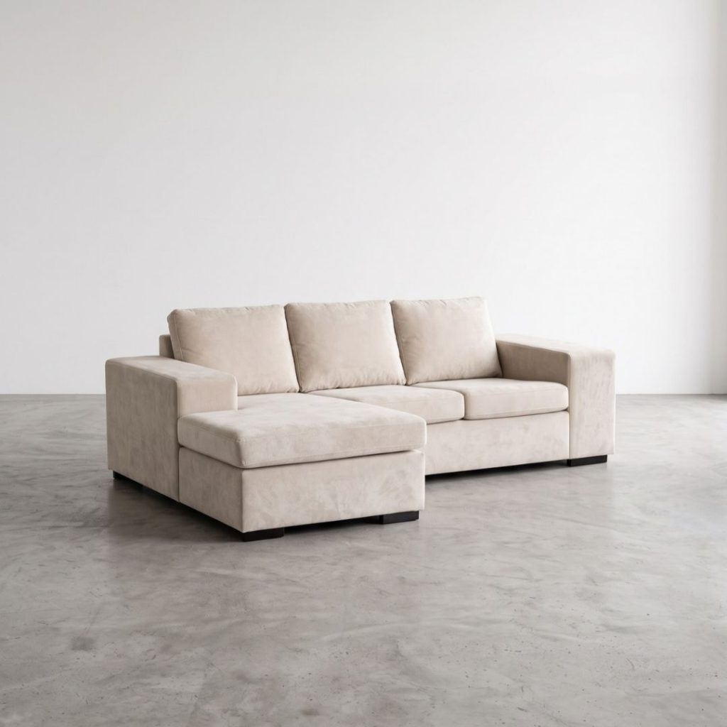 Beige hoekbank Jacob in zachte stof, comfortabele en betaalbare hoekbank voor diverse woonstijlen.