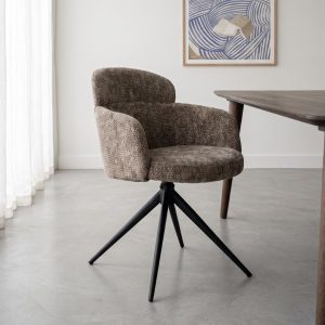 Draaibare eetkamerstoel Levi in hunterkleur in een modern interieur