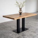 Eettafel Sevilla gemaakt van mangohout met een rechthoekig blad.