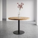 Eettafel Sevilla gemaakt van Mangohout en zwart metaal, perfect voor in ieder industrieel interieur.