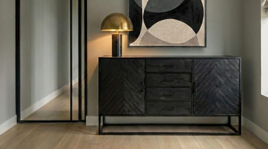 Zwarte mangohouten serie Floor van HUUS, trendy en met vissengraat motief.