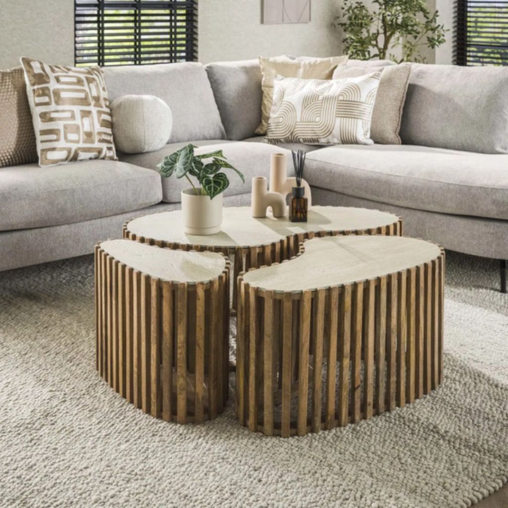 Salontafelset Nora uit de HUUS Premium Collectie is een stijlvolle en eigentijdse toevoeging aan je woonkamer