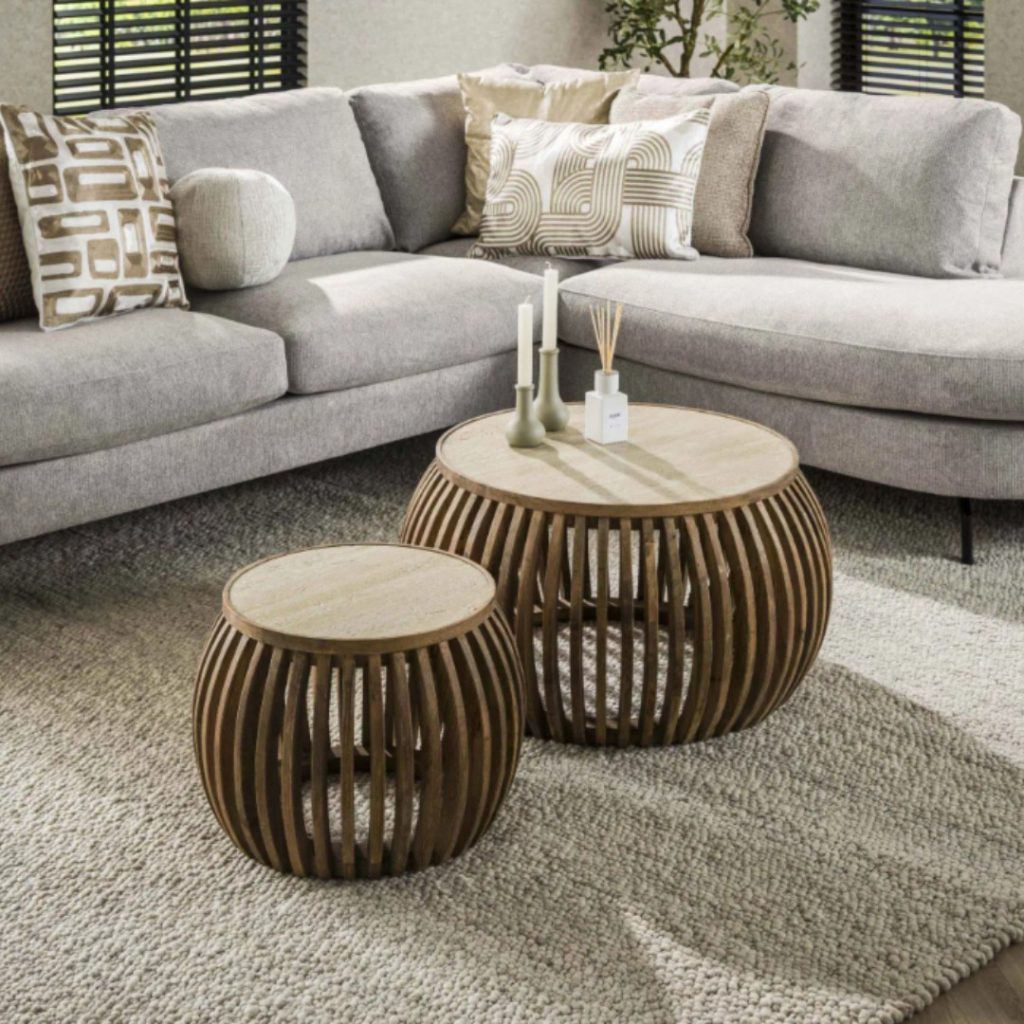 Salontafelset Nori uit de HUUS Premium Collectie is een stijlvolle en eigentijdse toevoeging aan je woonkamer