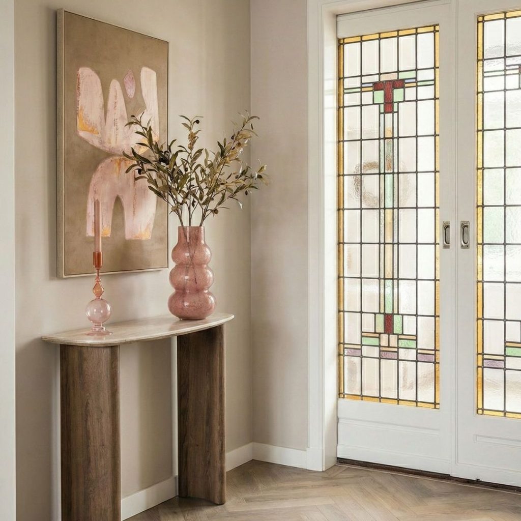 Sidetable Silvy als elegant meubelaccent in de woonkamer.