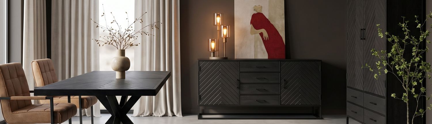 Meubelserie Floor gemaakt van zwart mangohout met een vissengraat motief, bij HUUS voor de beste prijs.