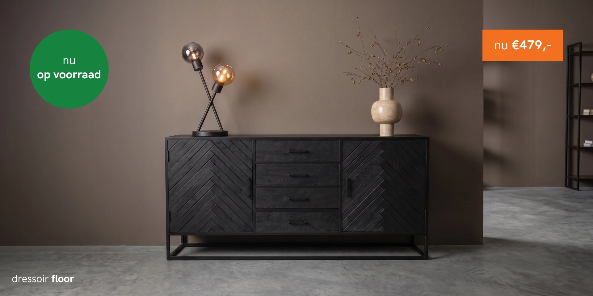 Dressoir Floor gemaakt van zwart mangohout nu op voorraad bij HUUS en voor de beste prijs.