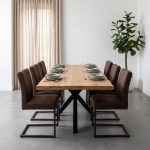 Shop jouw grote eettafel nu op HUUS.nl zodat je plek hebt voor iedereen.