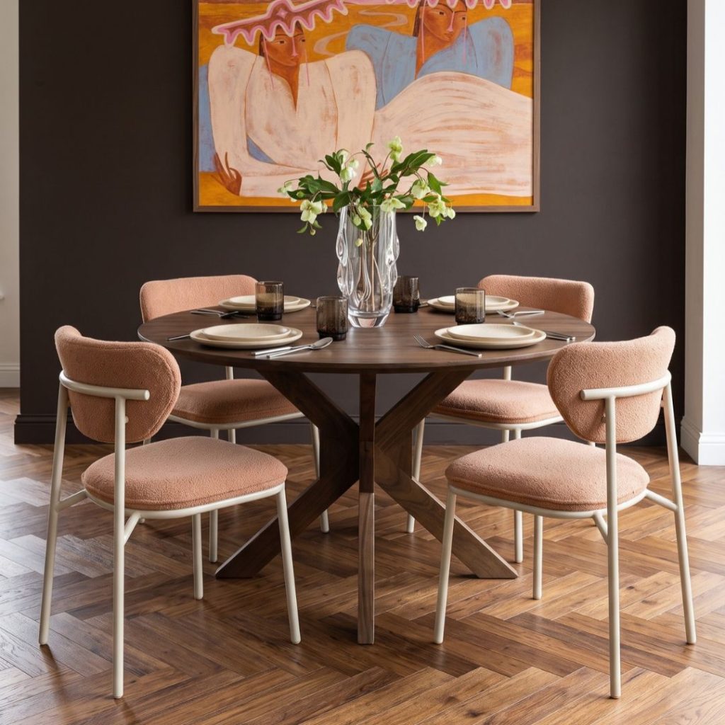 Eettafel met houten poot, shop ronde eettafel gemini uit de MySons collectie nu op HUUS.nl